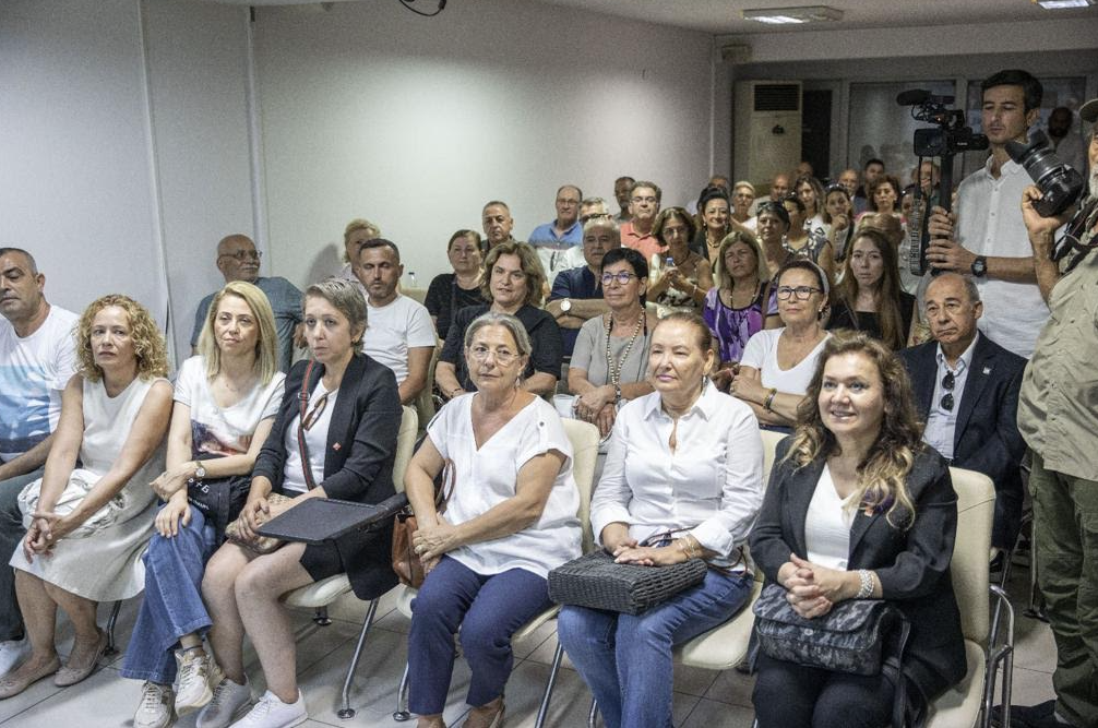 Başkan Batur'dan devir teslim töreninde mesaj: Örgüt varsa biz de varız