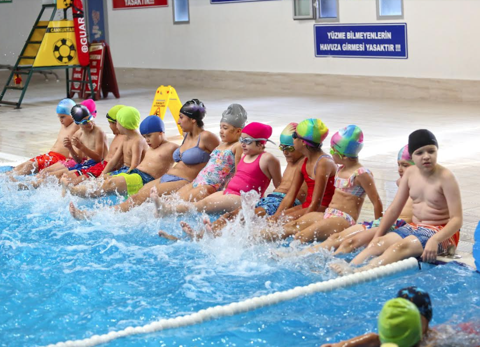 Karşıyaka’da 5 bin çocuk yaz tatilinde sporla buluştu