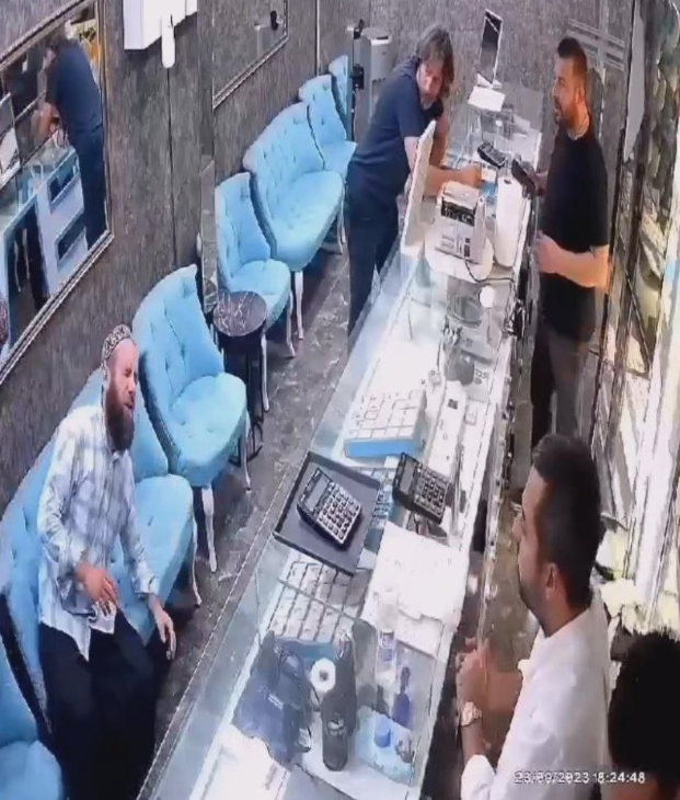 Konak'ta ilginç olay: Neredeyse ölüyordu!