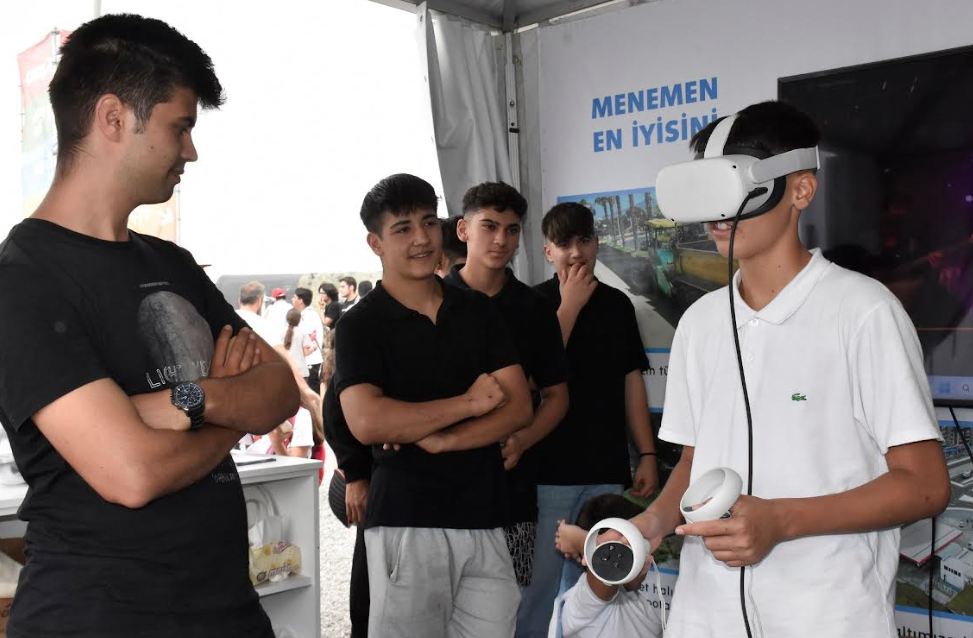 Menemen Belediyesi TEKNOFEST'te gönüllere girdi