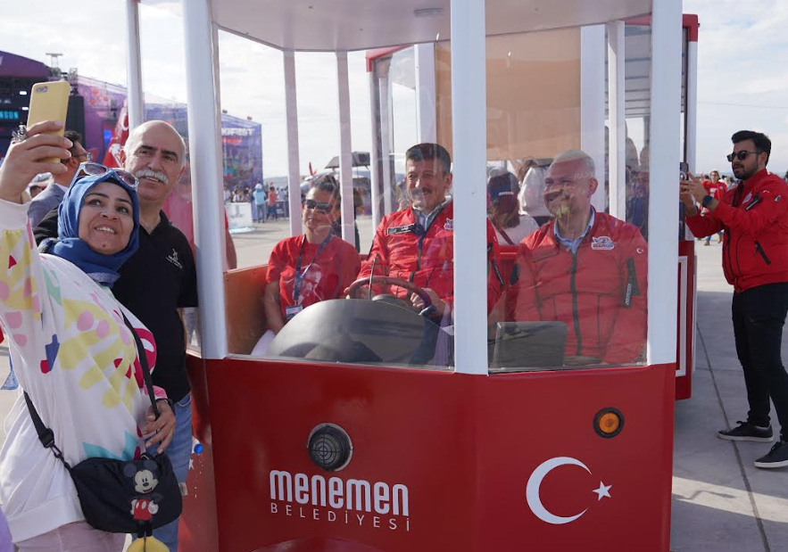 Menemen Belediyesi TEKNOFEST'te gönüllere girdi