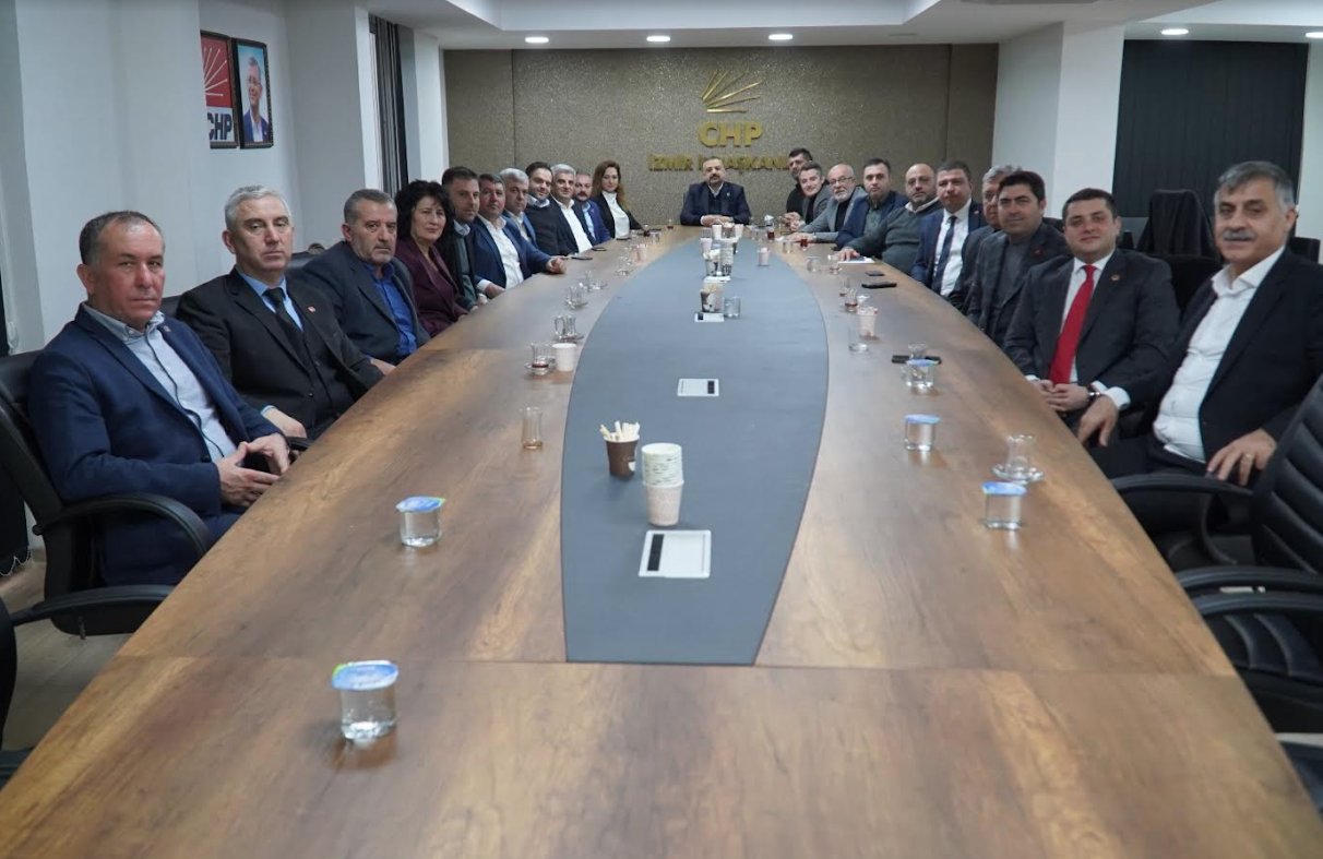 Aslanoğlu'ndan belediye başkan adaylarıyla ilk zirve