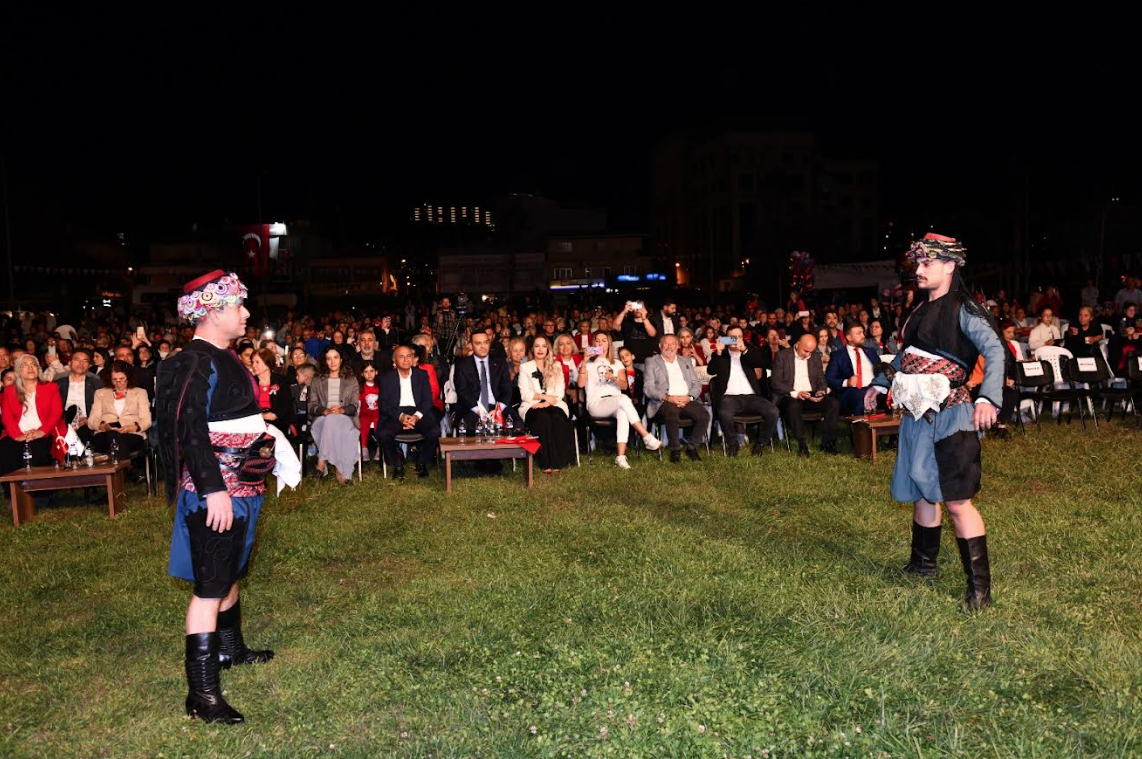 Çiğli’de Cumhuriyetin 101. yılında gurur ve coşku