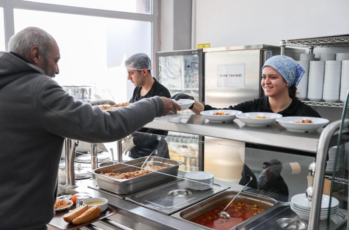 Buca Belediyesi zeytin hasadına başladı