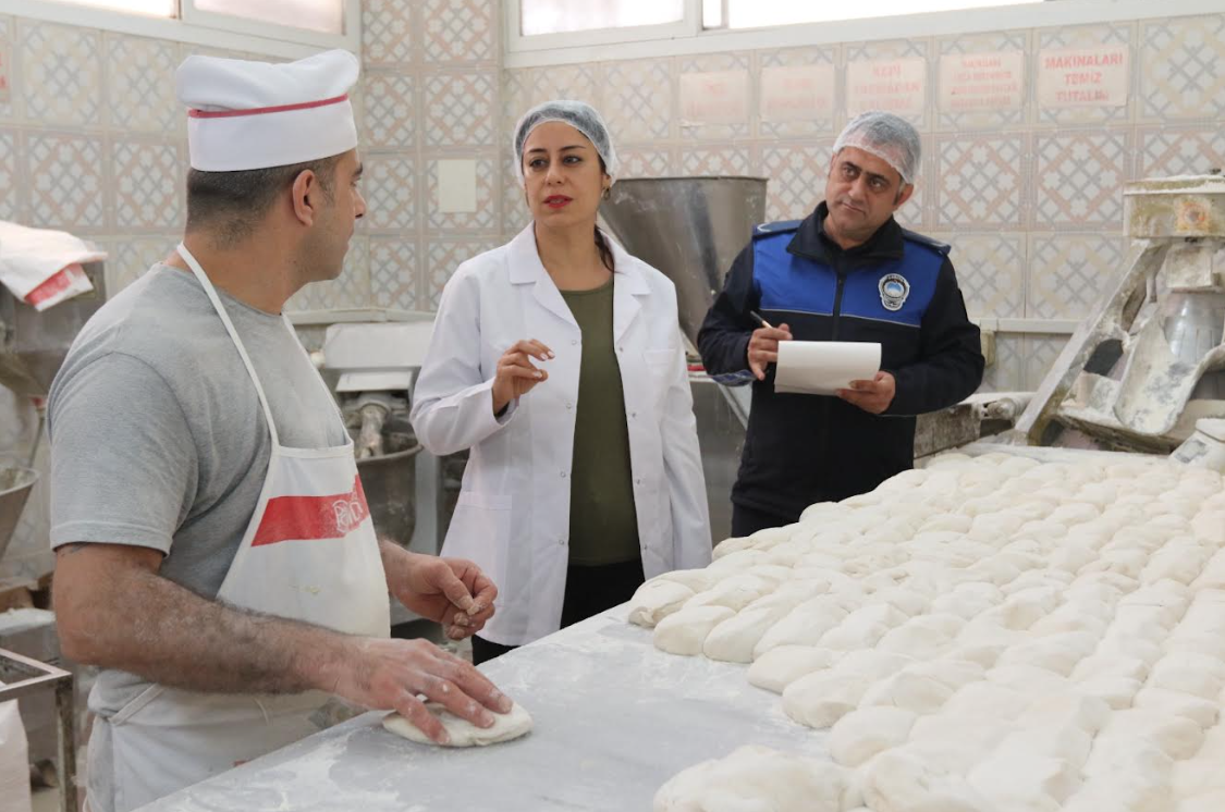 Bayraklı'da yılbaşı öncesi denetimler arttı