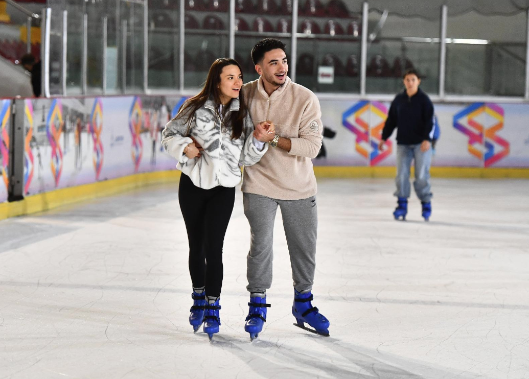 İzmir’in buz pisti doldu taştı Başkan Tugay “zam yok” dedi