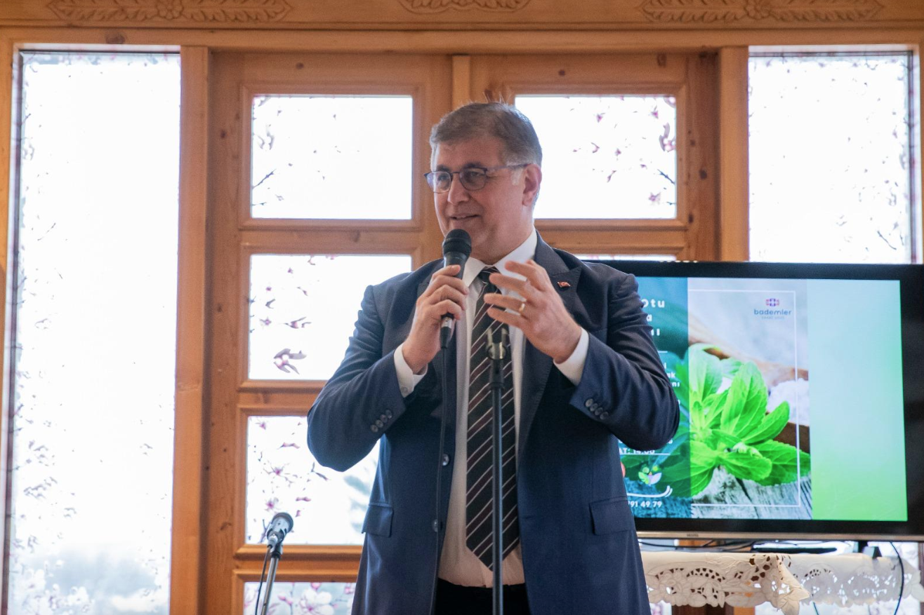 Başkan Tugay’dan “şeker” gibi destek