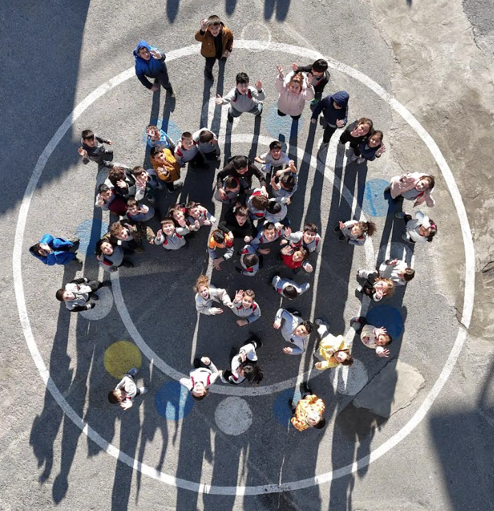 Menemen’de okul bahçeleri artık çok daha eğlenceli