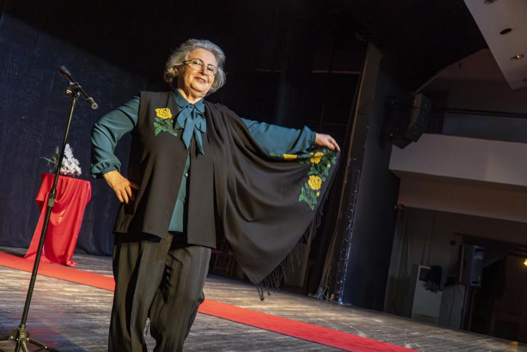 Karşıyaka’nın çınarlarından renkli defile