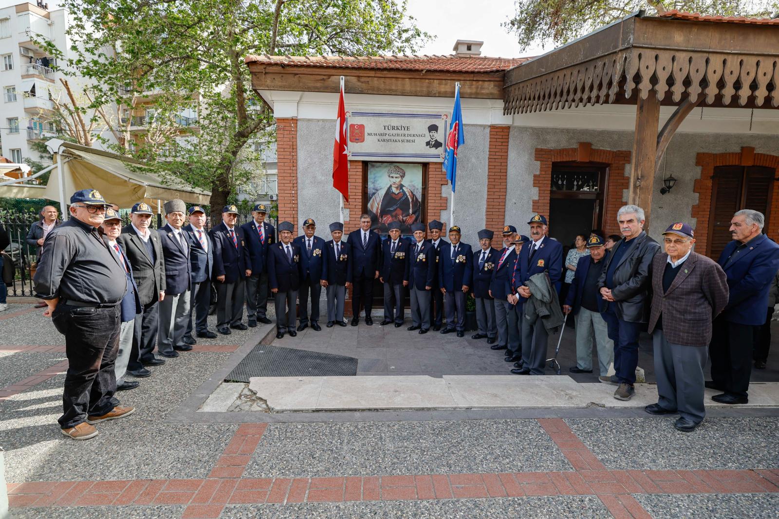 Başkan Tugay şehit yakınları ve gazi derneklerini ziyaret etti