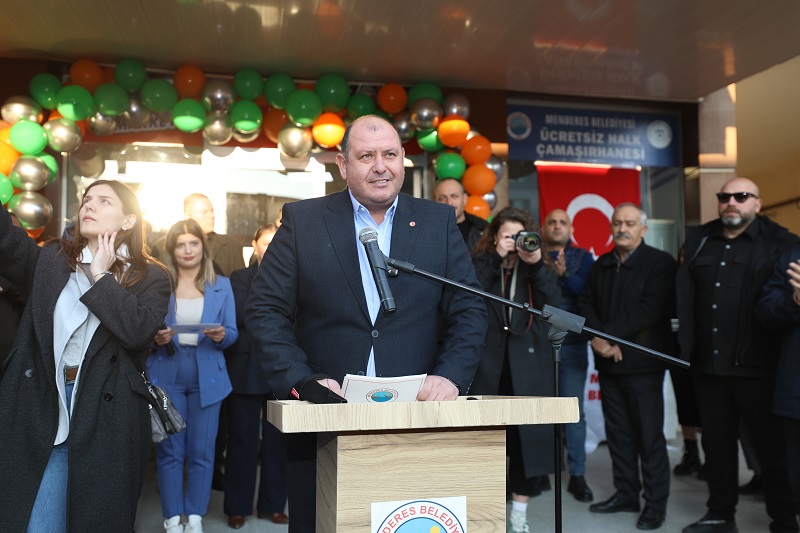 Menderes’te Sosyal Market ve Ücretsiz Çamaşırhane Kapılarını Açtı