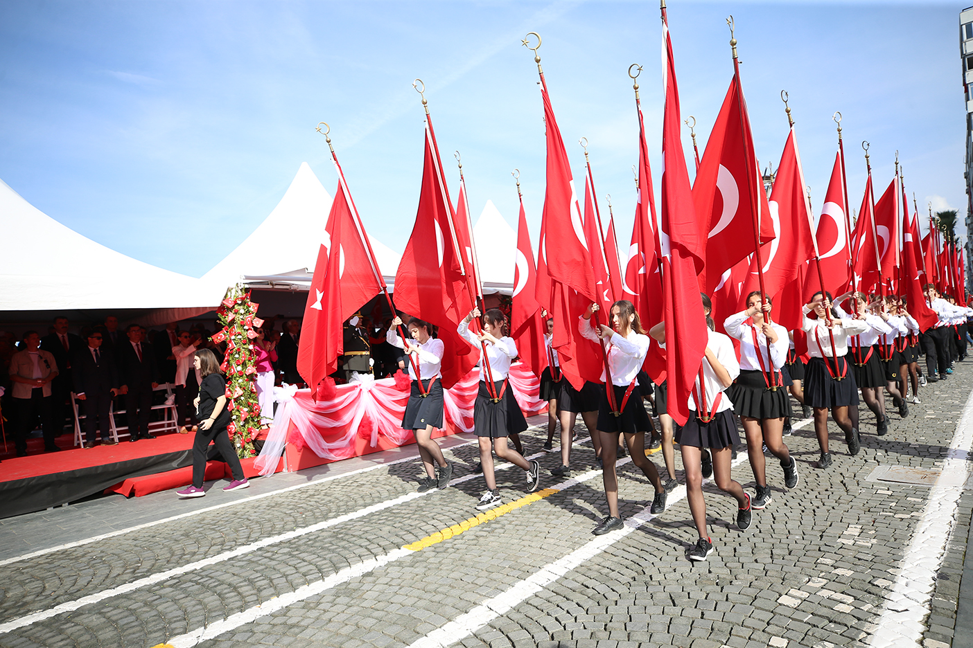 İzmir Valiliği Koordinasyonunda Cumhuriyet’in 102. Yılı Kutlamaları Başlıyor