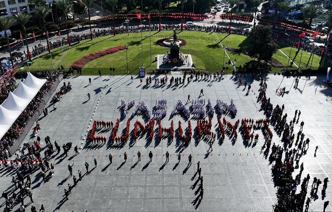 İzmir Valiliği Koordinasyonunda Cumhuriyet’in 102. Yılı Kutlamaları Başlıyor