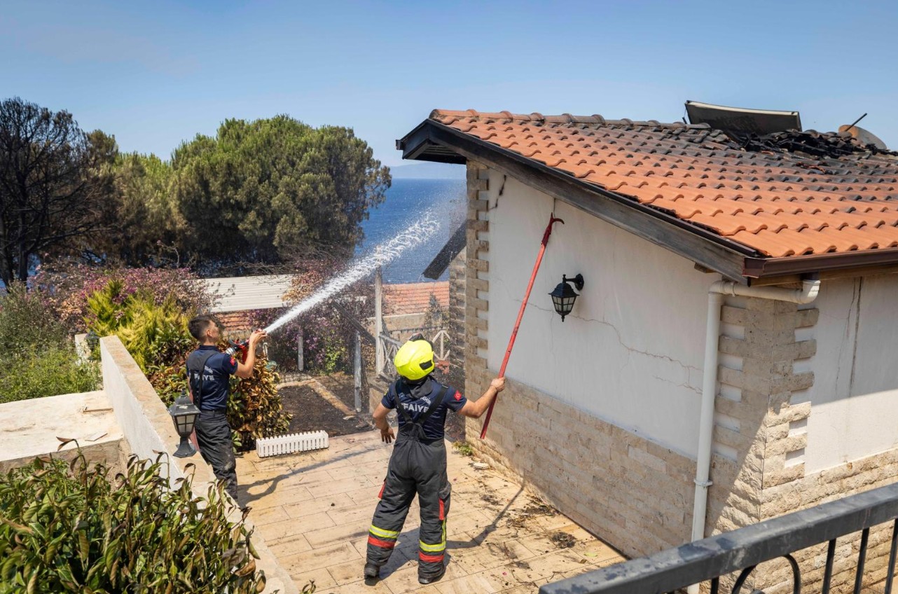 Büyükşehir ekipleri tüm birimleriyle sahada