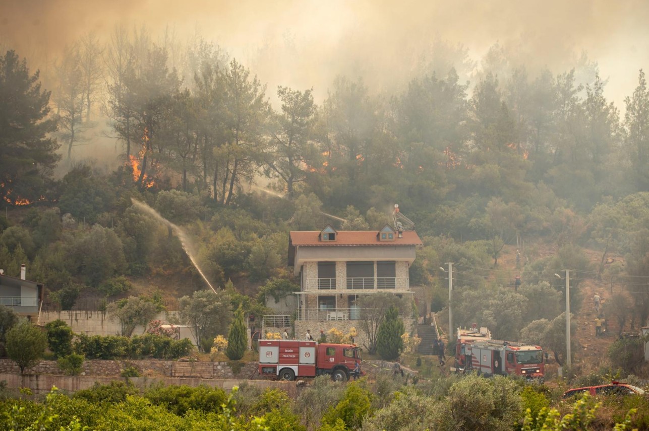 Büyükşehir ekipleri tüm birimleriyle sahada
