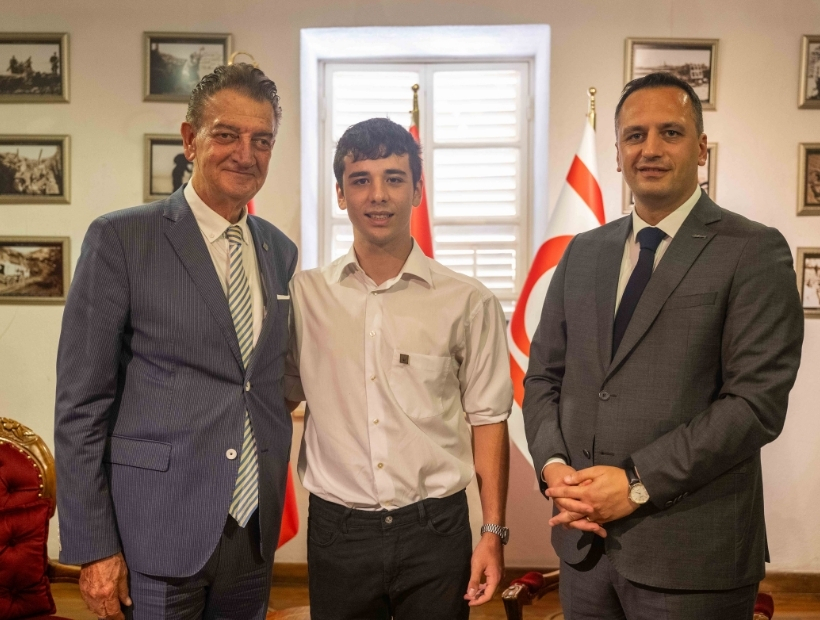 Hüsnü Bozkurt’tan Başkan Eşki’ye ziyaret: “Gençlerle umut büyüyor”