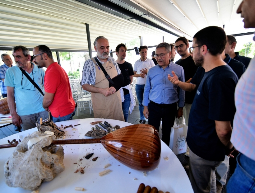 Bornova’da Çalgı Yapım Çalıştayı büyük ilgi gördü