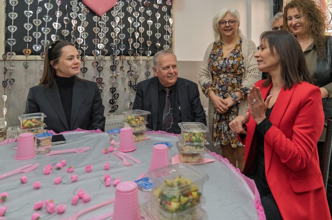 İzmir’de sağır ve işitme engelli kadınlar için anlamlı buluşma