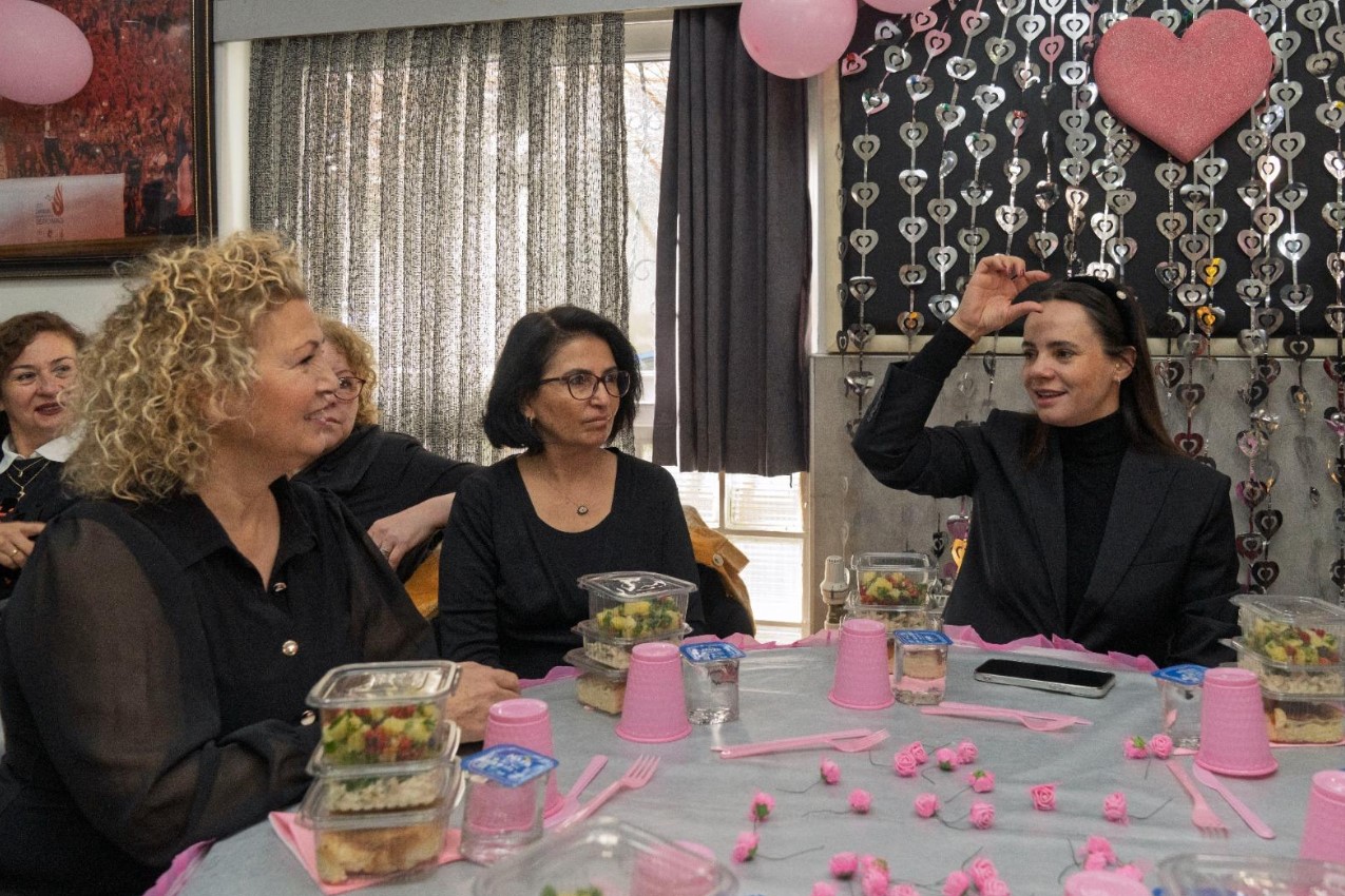 İzmir’de sağır ve işitme engelli kadınlar için anlamlı buluşma