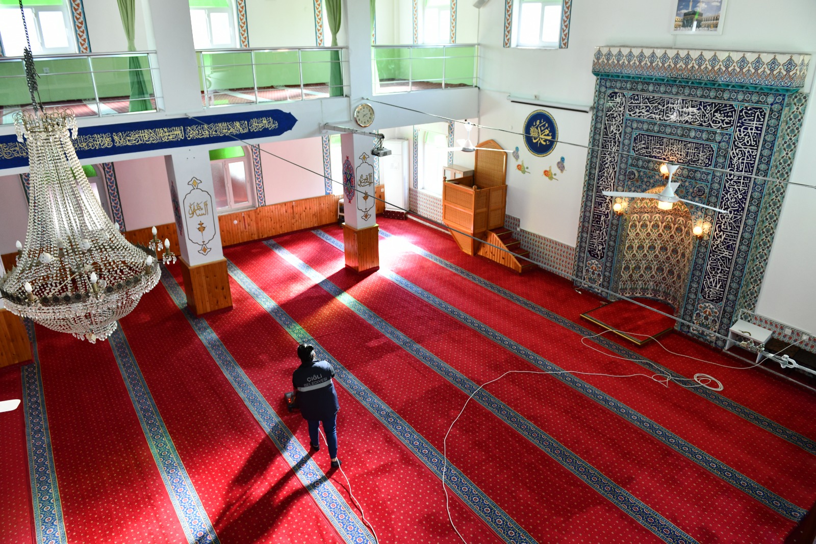 Çiğli’de ibadethanelere Ramazan temizliği