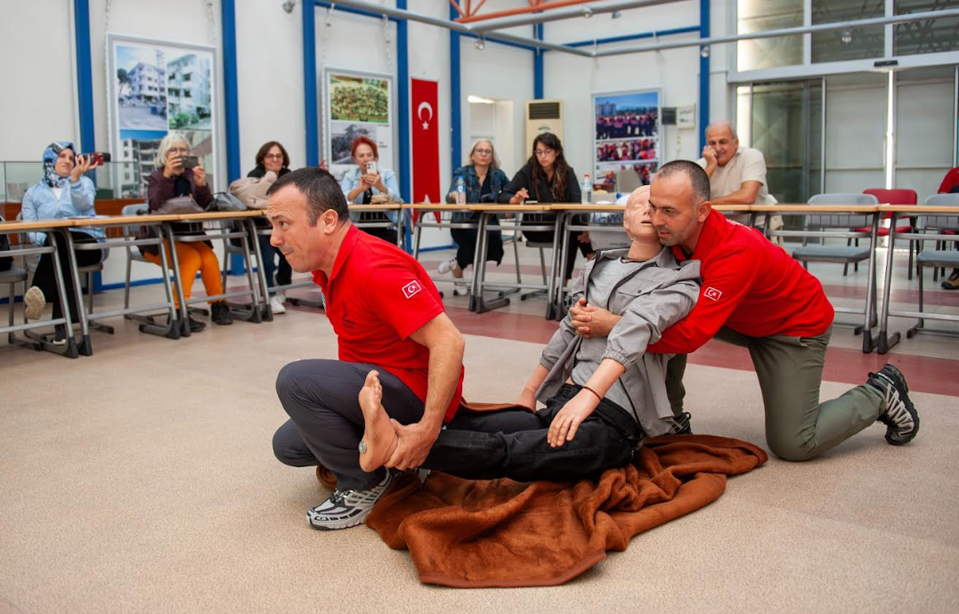 Karşıyaka Afet Gönüllüleri’nde 2. dönem kayıtları başladı