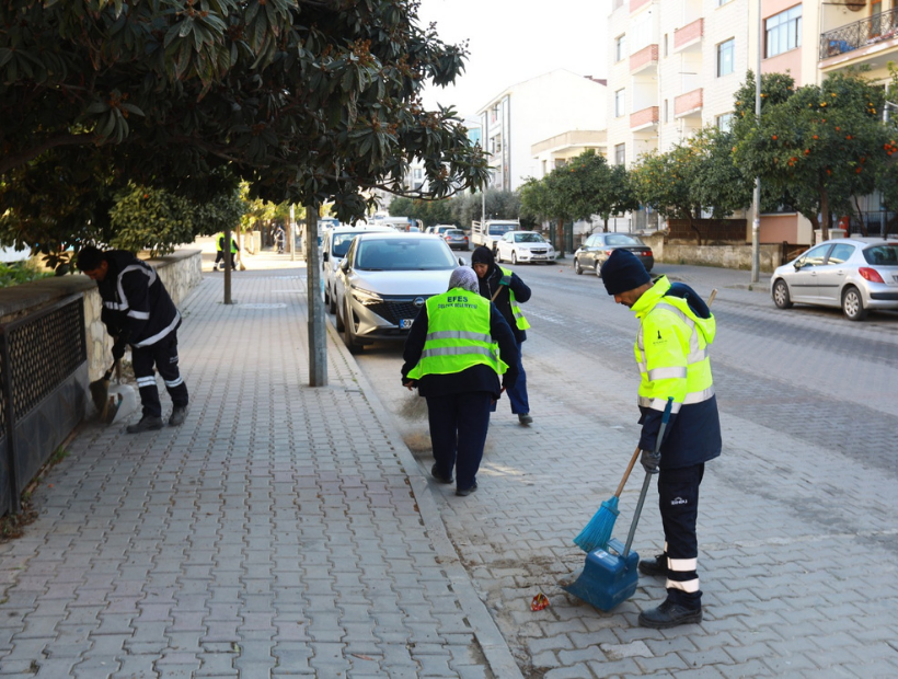 Efes Selçuk sokaklarında temizlik harekâtı