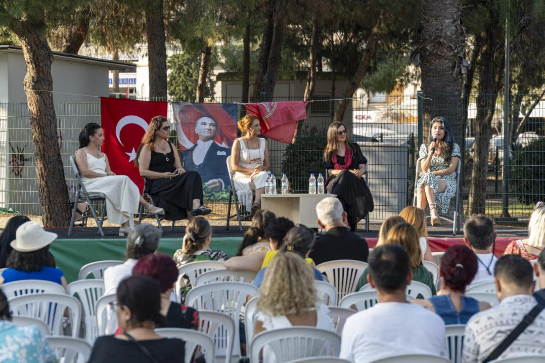 Karşıyaka’da söz kadın yazarlarda